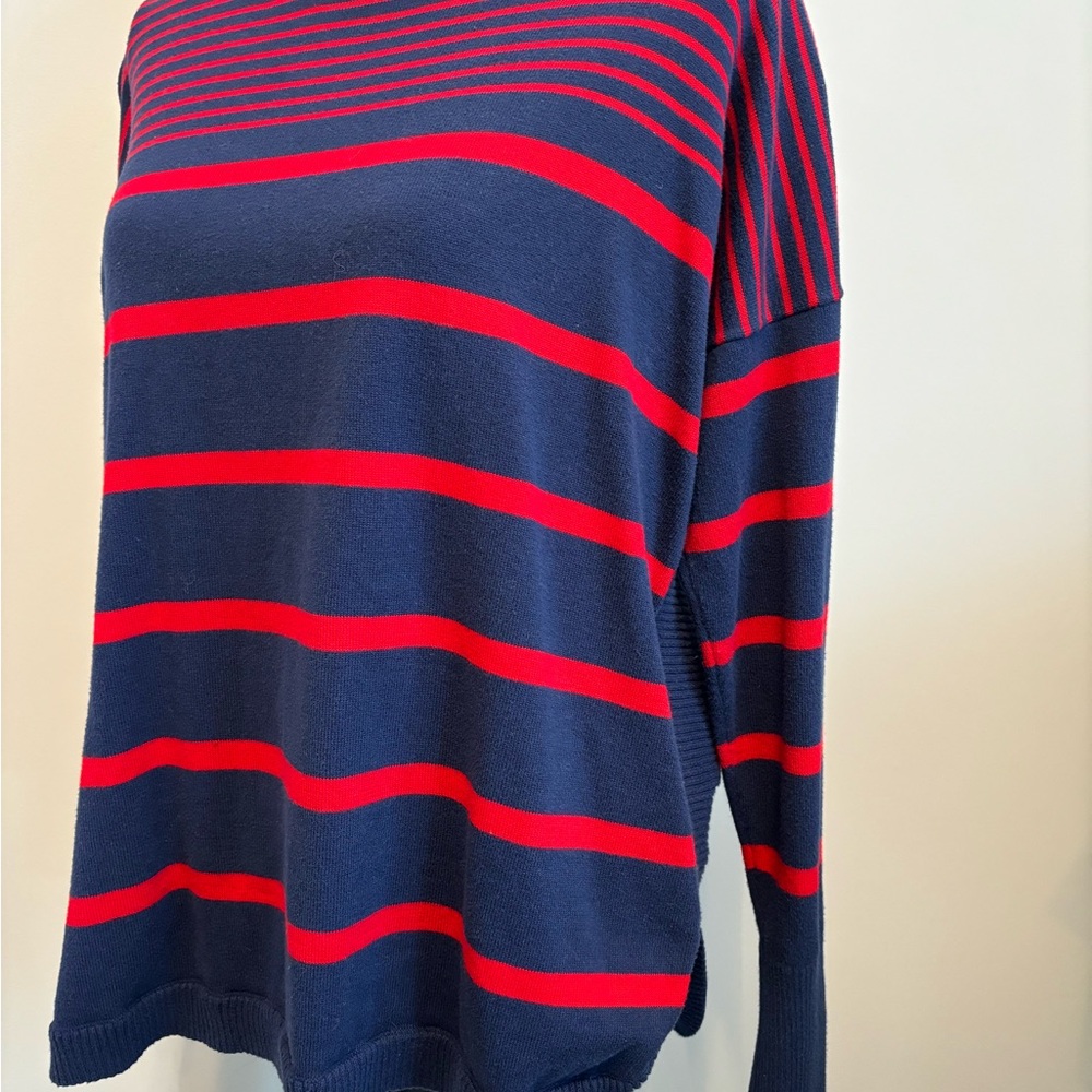 Vineyard Vines red blue striped sweater small